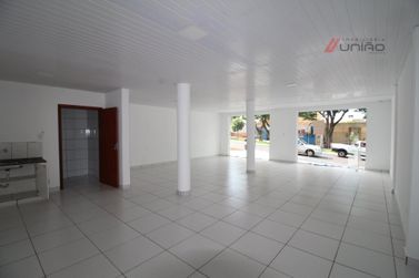 Sal&atilde;o Comercial para alugar - 80m&sup2; - Zona III
