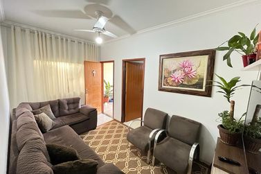 Casa &agrave; venda - 126m&sup2; - Jardim Belo Monte