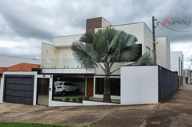 Casa &agrave; venda - 245m&sup2; - Zona IV