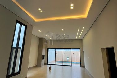 Casa &agrave; venda - 226m&sup2; - Portal das &Aacute;guas