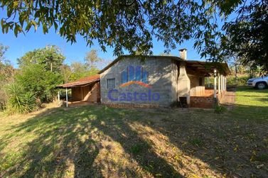 Ch&aacute;cara &agrave; venda - 4m&sup2; - Lovat