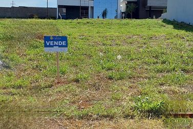 Terreno &agrave; venda - 241m&sup2; - Zona III