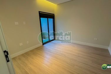 Casa &agrave; venda - 250m&sup2; - Residencial Portal das &Aacute;guas