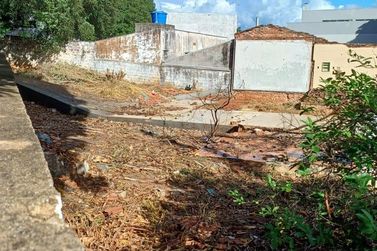 Terreno &agrave; venda - 342m&sup2; - Jardim Panorama