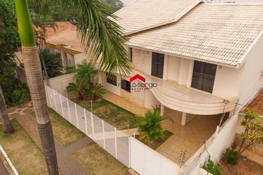 Sobrado &agrave; venda - 316m&sup2; - Zona II