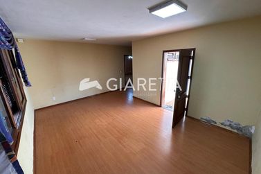 Casa &agrave; venda - 300m&sup2; - CENTRO