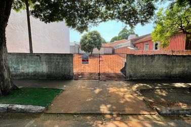 Terreno &agrave; venda - 490m&sup2; - N&atilde;o informado
