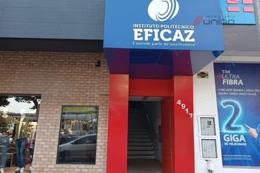 Sal&atilde;o Comercial para alugar - 880m&sup2; - Zona III