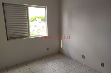 Apartamento &agrave; venda - 79m&sup2; - ZONA III
