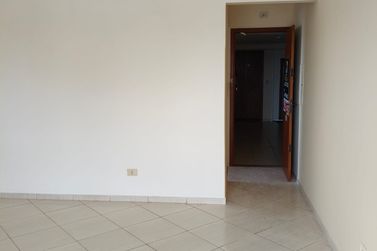 Apartamento para alugar - 90m&sup2; - ZONA I