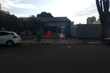 Casa &agrave; venda - ZONA I