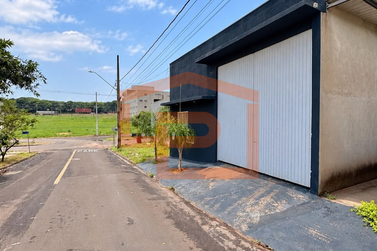 Sal&atilde;o Comercial &agrave; venda - 196m&sup2; - Jardim Aeroporto IV
