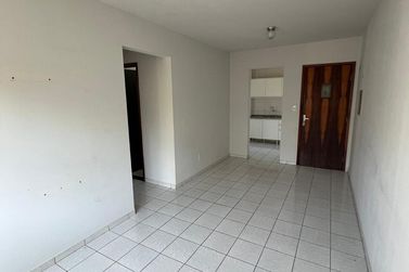 Apartamento para alugar - 60m&sup2; - Zona III