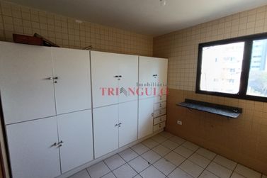 Apartamento para alugar - 185m&sup2; - ZONA I