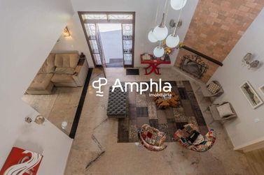 Casa &agrave; venda - 266m&sup2; - Regi&atilde;o do Lago