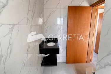 Casa &agrave; venda - 49m&sup2; - JARDIM PINHEIRINHO