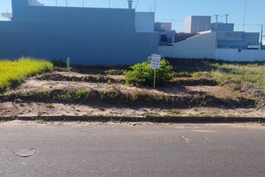 Terreno &agrave; venda - 126m&sup2; - Jardim Colorado