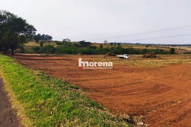 Ch&aacute;cara &agrave; venda - 1600m&sup2; - Centro