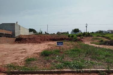 Terreno &agrave; venda - 245m&sup2; - Metropolitano II