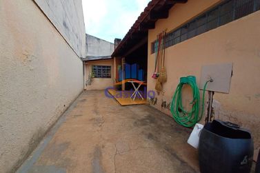 Sala Comercial &agrave; venda - 200m&sup2; - Zona III