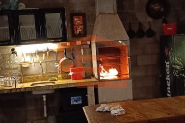 Ch&aacute;cara &agrave; venda - 5400m&sup2; - Zona Rural