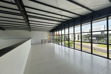 Sal&atilde;o Comercial para alugar - 420m&sup2; - Zona III