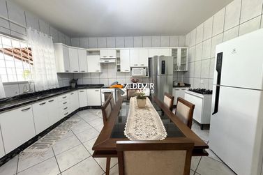 Casa &agrave; venda - 203m&sup2; - Zona 03