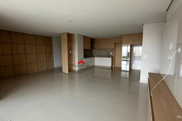 Apartamento &agrave; venda - 180m&sup2; - Zona III
