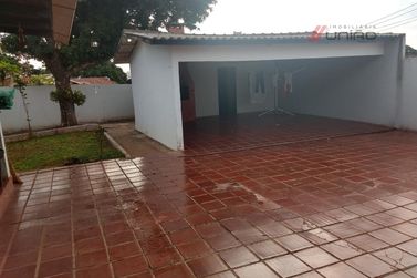 Sala Comercial &agrave; venda - 180m&sup2; - Zona I