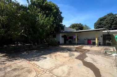 Casa &agrave; venda - 525m&sup2; - Zona V
