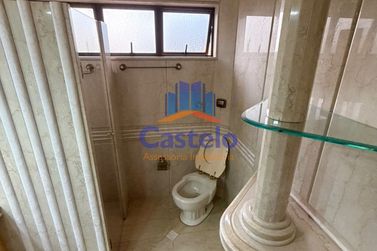 Casa para alugar - 300m&sup2; - ZONA I-A
