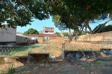 Terreno &agrave; venda - 490m&sup2; - Zona III