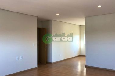 Apartamento &agrave; venda - 180m&sup2; - Zona III