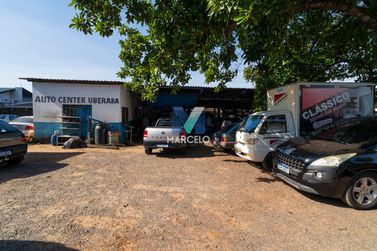 Sal&atilde;o Comercial &agrave; venda - 1470m&sup2; - Zona I