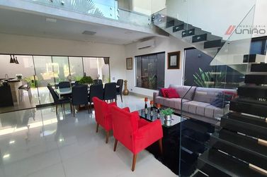 Casa &agrave; venda - 245m&sup2; - Zona IV