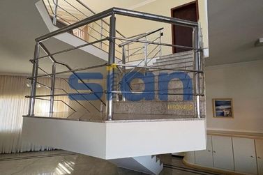 Casa para alugar - 350m&sup2; - Zona III