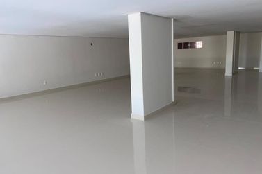 Sala Comercial para alugar - 404m&sup2; - Zona III