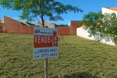 Terreno &agrave; venda - 193m&sup2; - Centro