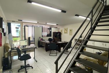 Sal&atilde;o Comercial &agrave; venda - 84m&sup2; - Zona I