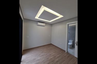 Casa &agrave; venda - 250m&sup2; - Conjunto Residencial Portal das &Aacute;guas