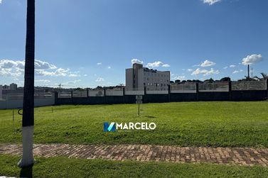 Terreno &agrave; venda - 610m&sup2; - Zona III