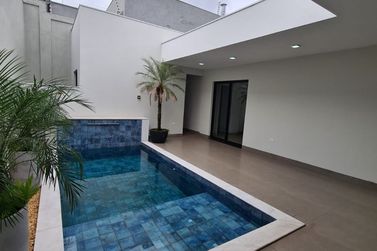 Casa &agrave; venda - 230m&sup2; - Portal das &Aacute;guas
