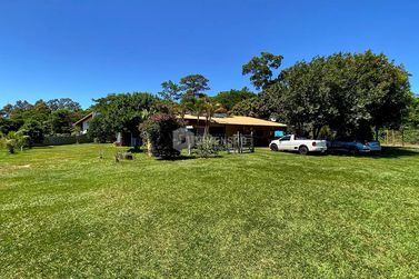 Ch&aacute;cara &agrave; venda - 160m&sup2; - Jardim Pac&iacute;fico