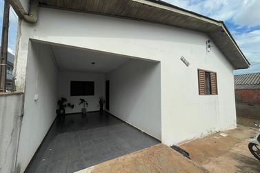 Casa &agrave; venda - 96m&sup2; - CONJUNTO RESIDENCIAL OURO PRETO