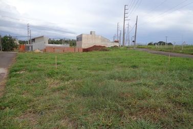 Terreno &agrave; venda - 218m&sup2; - Jardim Real