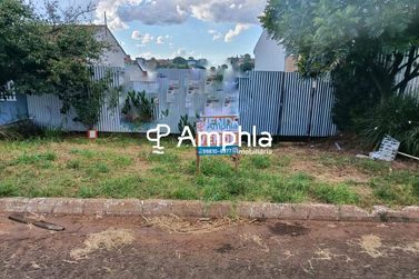 Terreno &agrave; venda - 250m&sup2; - Santa Felicidade