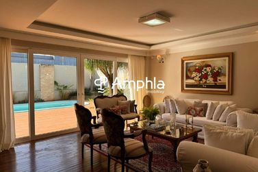 Casa &agrave; venda - 355m&sup2; - Centro