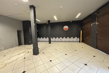 Sal&atilde;o Comercial para alugar - 95m&sup2; - Pr&oacute;ximo &agrave; Unipar Sede