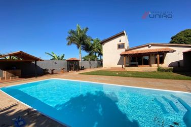 Casa &agrave; venda - 420m&sup2; - Zona I-a