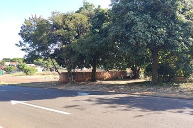 Terreno para alugar - 2350m&sup2; - Em frente a Guarda Mirim